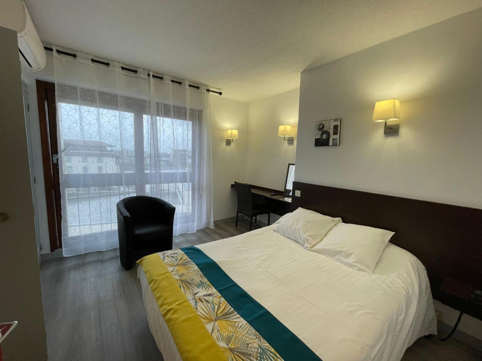 Hotel Le Vascon Dax Exterior photo